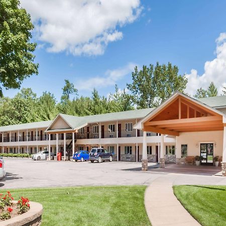 Howard Johnson By Wyndham Traverse City Buitenkant foto