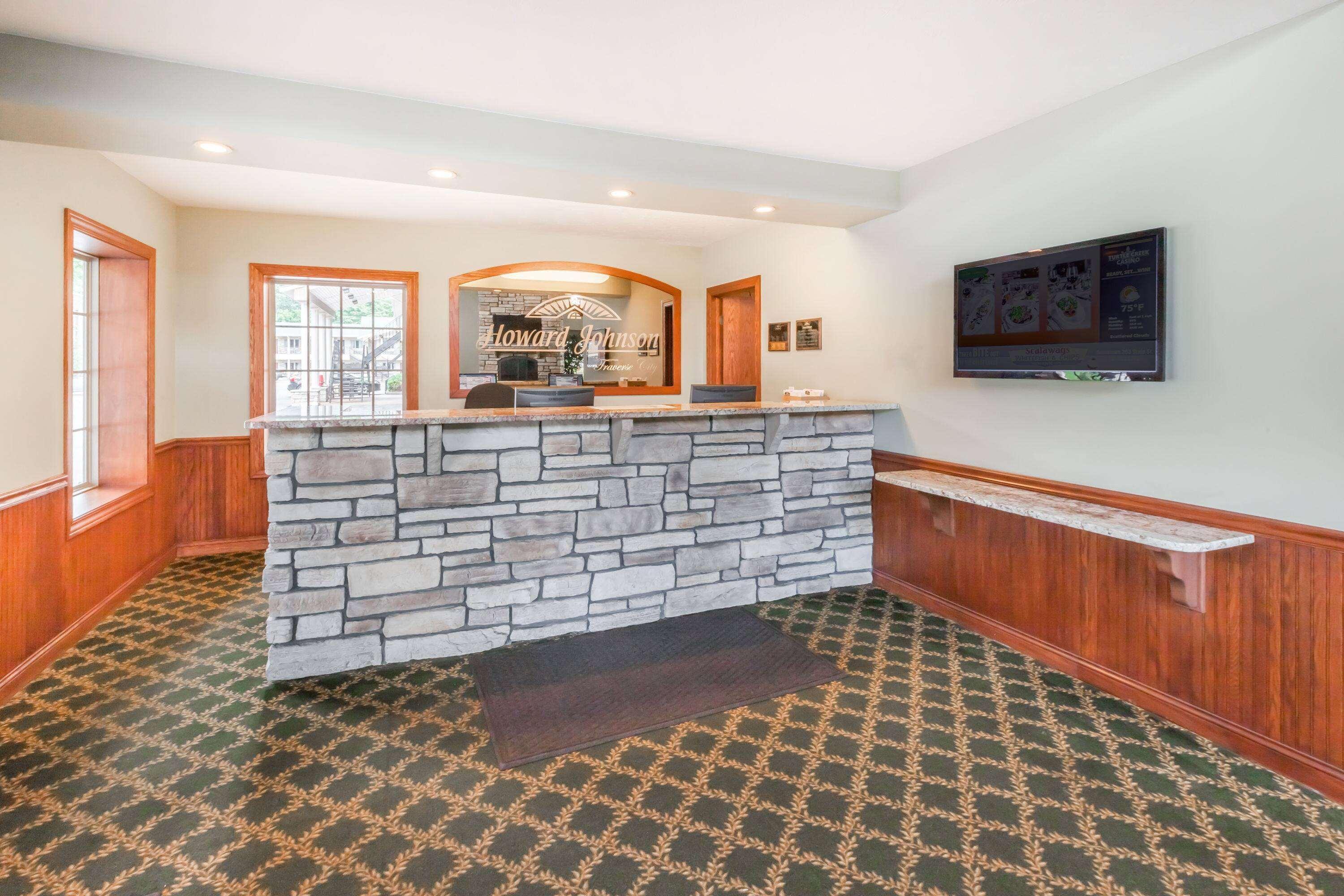 Howard Johnson By Wyndham Traverse City Buitenkant foto