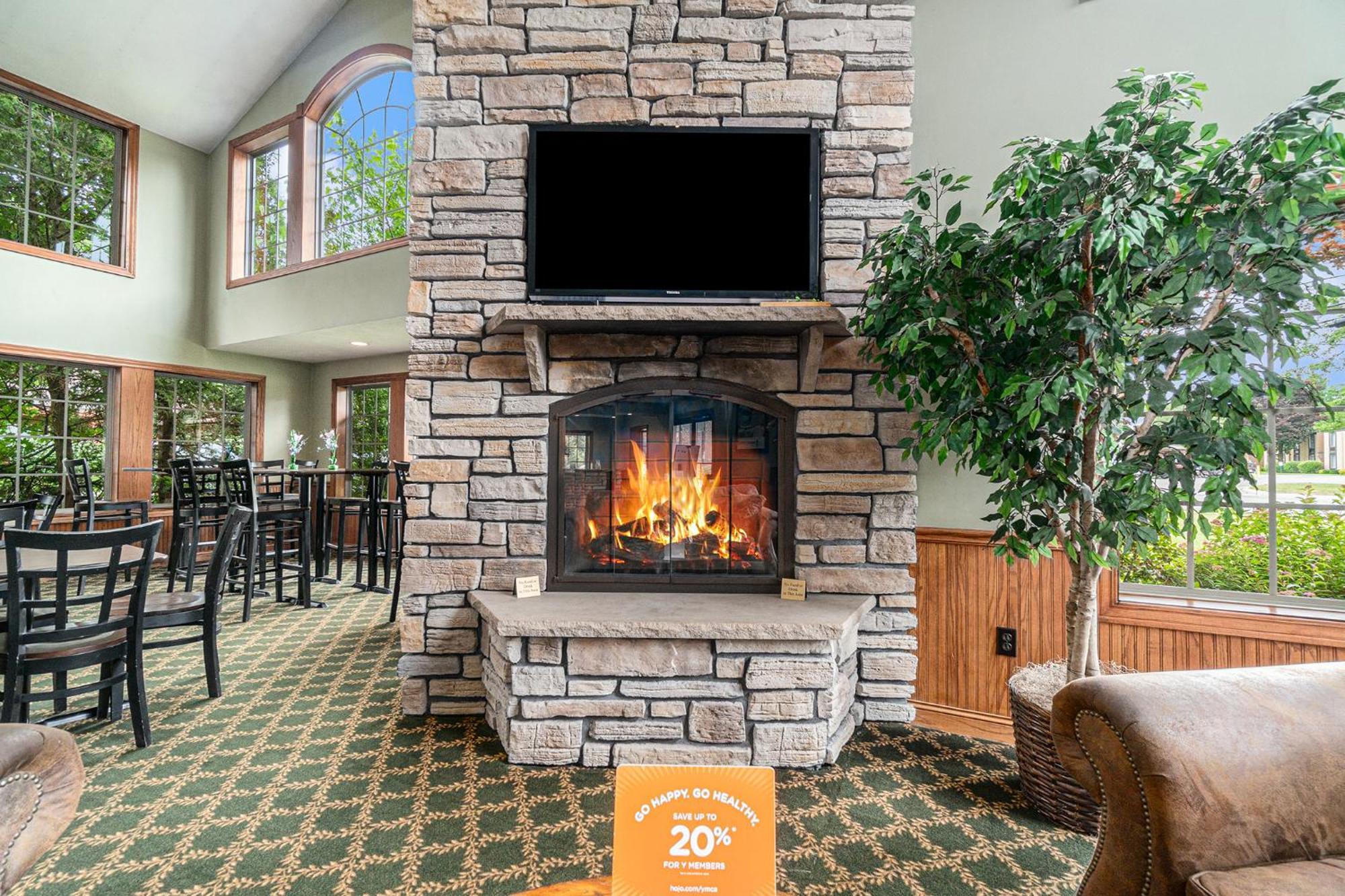 Howard Johnson By Wyndham Traverse City Buitenkant foto