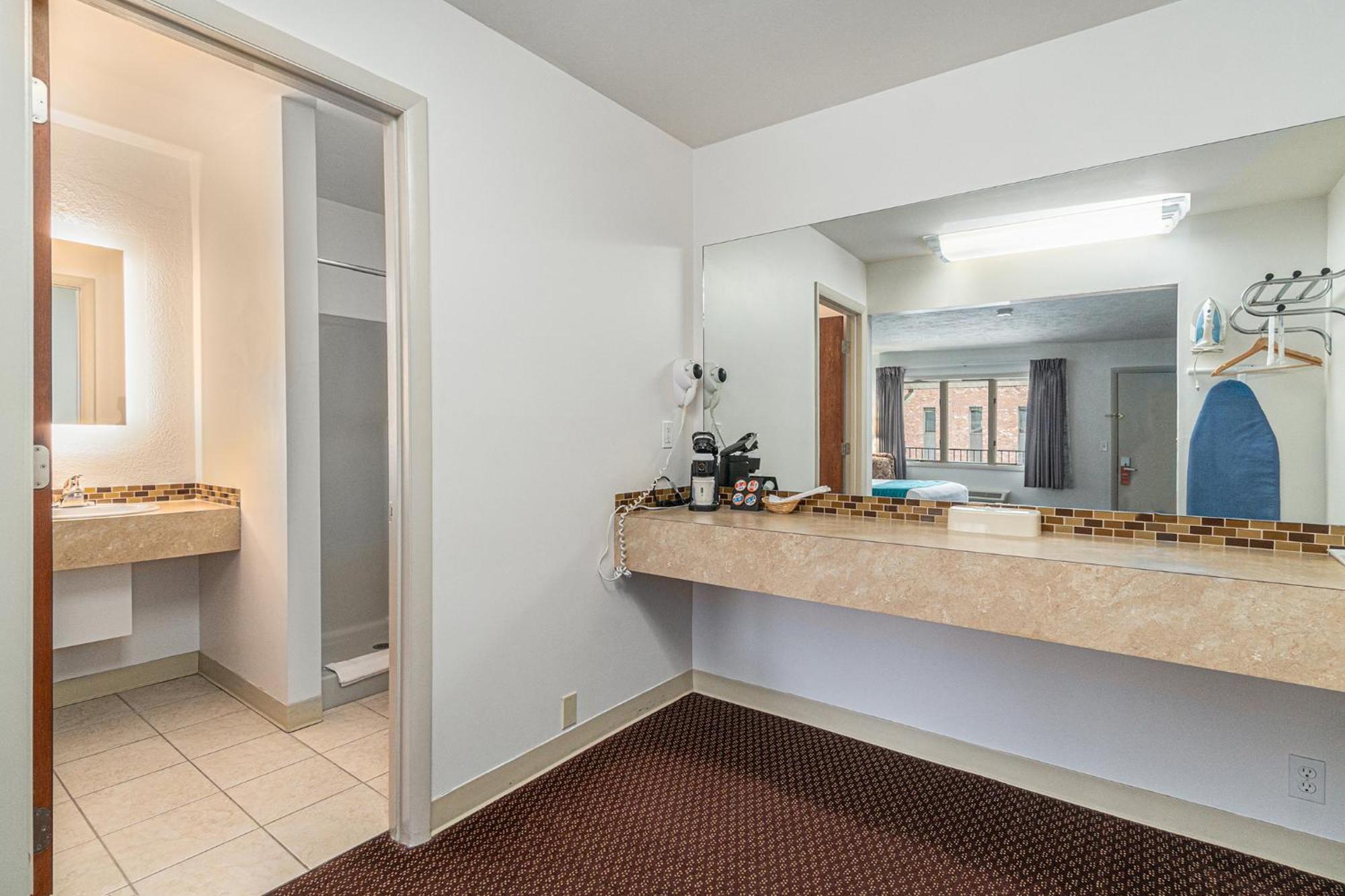 Howard Johnson By Wyndham Traverse City Buitenkant foto