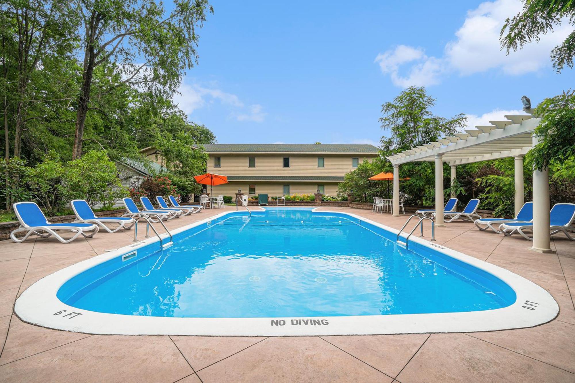 Howard Johnson By Wyndham Traverse City Buitenkant foto